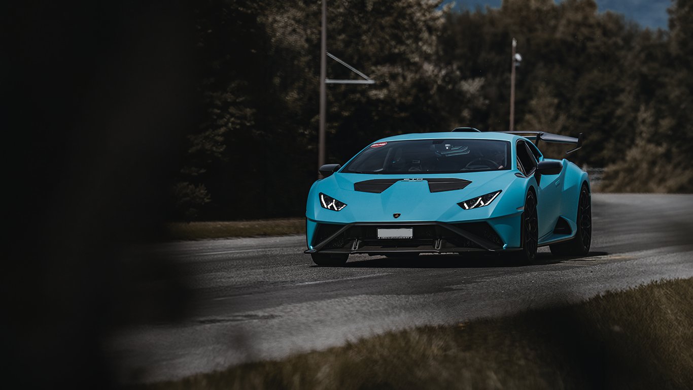 Lamborghini Huracán STO sur la piste du festival Carburacœur